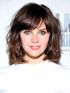 Medium Length Hair With Bangs, Modern Shag Haircut, Bob Hairstyles With Bangs, Hair With Bangs, Shag Haircut, Penteado Cabelo Curto, Short Hair With Bangs, Haircuts With Bangs, Medium Hair Cuts