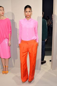 Pantalon Orange, Parisienne Chic, Orange Pants, Ny Fashion, Orange Fashion