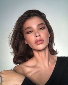 Cheekbones Makeup, Coffee Sunday, Camila Morrone, Natural Makeup Tutorial, Face Aesthetic, Make Up Inspo, Full Lips