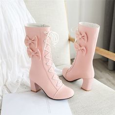 When you attend a party, pairing these unique boots will definitely make you stand out. The style of these boots is quite niche, but they’re guaranteed to leave a lasting impression. Upper Material: PUBoot Height: Mid-CalfFashion Element: Butterfly-knotPattern Type: SolidHeel Type: Square heelBoot Type: Riding, EquestrianLining Material: Short PlushShaft Material: PUToe Shape: Round ToeSeason: Spring/AutumnInsole Material: Short PlushOutsole Material: RubberHeel Height: High (5cm-8cm)Closure Typ