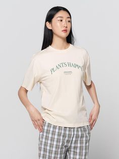 Composition : 100% cottonColor : 43 LIGHT KHAKI_L, 43 LIGHT KHAKI_M, 43 LIGHT KHAKI_S, 43 LIGHT KHAKI_XL, 91 LIGHT BEIGE_L, 91 LIGHT BEIGE_M, 91 LIGHT BEIGE_S, 91 LIGHT BEIGE_XLCountry of Origin : China Beige Short Sleeve T-shirt For Spring, Beige Letter Print T-shirt For Spring, Beige T-shirt With Letter Print For Spring, Beige Cotton Tops With Text Print, Beige Cotton T-shirt With Letter Print, Beige Tops With Text Print For Spring, Casual Organic Cotton Tops For Spring, Organic Cotton Summer T-shirt With Slogan, Casual Beige Screen Print Top