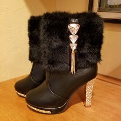 These Are Black Leather Faux Fur Ankle Boots Size 230 Or Size 6. I Can't Find Any Brand Name On These. The Interior Lining Has The Word Chino Written On It. They Are 7" Tall With A 4" Heel With A One Inch Platform In Front. They Appear Brand New. Super Cute Rhinestone And Chain Details. They Have The Words Vero Cuoio Stamped On The Bottom Which Means That They Are Made By An Italian Shoe Artisan. Fur Ankle Boots, Italian Shoes, One Inch, Leather Ankle Boots, Bootie Boots, Faux Fur, Ankle Boots, Black Leather, Super Cute