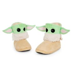 Star Wars: The Mandalorian Grogu Women's Boot Slippers | Size 8 Color: Green.  Gender: female.  Age Group: adult. Star Wars Christmas Sweater, Star Wars Marathon, Wanna Cuddle, The Mandalorian Grogu, Boot Slippers, Mandalorian Grogu, Child Star, Star Wars Fashion, Star Wars Outfits