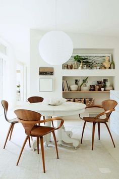 Cherner Armchair Wooden Chairs, White Dining Room, Dining Room Inspiration, Decoration Inspiration, Cheap Decor, Farmhouse Table, Dining Room Design, Decor Rustic, Cheap Home Decor