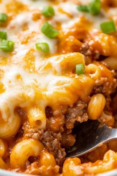 Indulge in ultimate comfort food with this flavorful cheeseburger casserole recipe. Loaded with savory ground beef, gooey melted cheese, tangy pickles, and all your favorite burger toppings, this easy-to-make dish is a crowd-pleaser that will satisfy both kids and adults alike. Perfect for busy weeknights or to feed a hungry family gathering, this cheesy casserole brings the classic flavors of a juicy cheeseburger in every bite. Cheesy Cheeseburger Casserole, Turkey Cheeseburger Casserole, Family Gathering Recipes, Mac And Cheeseburger Casserole, Dinner Ideas With Burger Ground Beef, Ground Beef Cheeseburger Casserole, Supper Ideas Ground Beef, Cheese Burger Casserole Recipes, Quick Meals For Dinner Easy Ground Beef Casserole Recipes