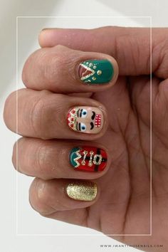 Nutcracker nails Festive Nail Ideas, Nails For The Holidays, Christmas Nail Ideas, Green Nail Art, Christmas Gel Nails, Seasonal Nails, Festival Nails, Jamberry Nails