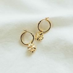 Jewelry Inspo Earrings, Post Tension, There Is Beauty In Simplicity, Gold Flower Earrings, Beauty In Simplicity, Gem Earrings, Gold Flower, Jewelry Inspo, Gold Flowers