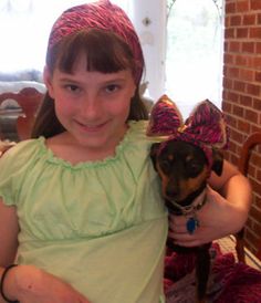 9 year old Olivia stitched up a headband for herself and a matching pretty bow for her dog Twiggy. Ty Dog Costume Diy, Dog Costume Sewing Pattern, Sewing Dog Costumes, Girl Dog Costumes, Free Scottie Dog Sewing Pattern