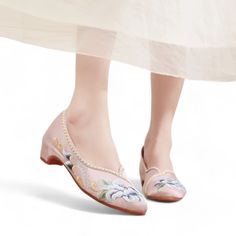 ❁Embrace Timeless Elegance and Exquisite Detail: Hibiscus Satin Pumps ❁Step into a world of sophistication and captivating beauty with our mesmerizing hibiscus satin pumps! Featuring a stunning pointed toe design and a luxurious satin upper adorned with delicate blue hibiscus embroidery, these heels elevate your wedding day look or special occasion outfit with a touch of artistic flair and timeless elegance. ❁The 3cm/1-inch heel provides a touch of lift without sacrificing comfort, while the dep Spring Embroidered Closed Toe Flats, Fitted Summer Flats With Round Toe, Fitted Round Toe Summer Flats, Summer Floral Embroidery Slip-on Flats, Fitted Round Toe Flats For Summer, Spring Embroidered Slip-on Flats, Spring Floral Embroidered Closed Toe Flats, Spring Floral Embroidery Closed Toe Flats, Embroidered Flat Heel Flats For Summer