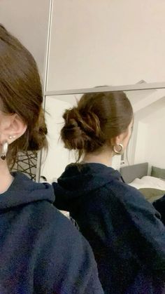 #hairdo #hair #bun #mirrorpic #girly Low Messy Bun Brown Hair, Easy Hairstyles Brunette, Brunette Silver Jewelry, Low Messy Bun Aesthetic, Dream Hair Brunette, Outfit For Brunettes, Brunette Hair Inspo 2024, Cute Hairstyles Brown Hair, Low Bun Outfit