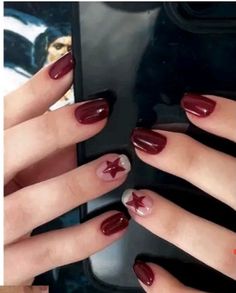 Nails To Paint Yourself, Simple Nails Korean Style, Nail Designs With Qtip, Gel Nail Patterns, Cute Short Acrylic Nails Aesthetic, Easy Nail Art Small Nails, Spooky Nails Aesthetic, Grunge Inspired Nails, Grunge Nails Acrylic 90s Short