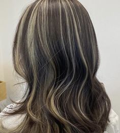 Blonde Highlights On Dark Hair, Brown Hair Inspo, Brunette Hair With Highlights, Black Hair With Highlights, Brown Hair With Blonde Highlights