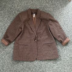 Excellent Condition Wool Blended Coat Jacket Never Worn Oversized Jacket Coat So Stylish And Classic Artistic And Always Fashionable Loose Fit Fit S-L Depending What Kind Of Look You Want Wool Blend Coat, Oversized Jacket, Vintage Jacket, Tan Brown, Wool Blend, Vintage Ladies, Coats Jackets, Loose Fitting, Jackets & Coats