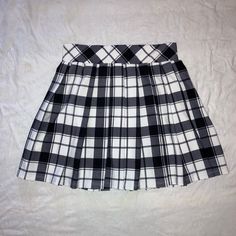 Black And White Pleated Plaid Mini Skirt, Schoolgirl Academia Preppy Style. Love Streak. Size Small. Waist Flat Across Is 12.5”. Waist To Hem Is 16”. Excellent Condition, Never Worn. Skirts Pleated, Plaid Mini Skirt, Small Waist, Christmas Wishlist, Preppy Style, Pleated Skirt, Mini Skirt, Womens Skirt, White And Black