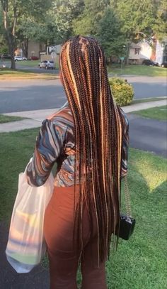 Nepolian Color Braids, Knowles’s Braids With Color, Brown Blonde And Black Braids, Black Brown And Blonde Box Braids, Fall Color Braids, Thigh Length Braids, Knotless Ideas, 350 Box Braids Color