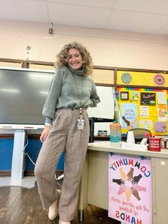 Cool Teacher Outfits Casual, Wide Leg Pants Teacher Outfit, Cute School Teacher Outfits, Teacher Outfit Preschool, Teacher Outfits With Pants, Indie Teacher Outfits, High School English Teacher Outfits, Uk Teacher Outfits