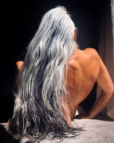 Yazemeenah Rossi, Grey Hair Model, Long Grey Hair, Yasmina Rossi, Gray Hair With Lowlights, Silver Haired Beauties, Hair With Lowlights, Grey Hair Transformation, Gorgeous Gray Hair