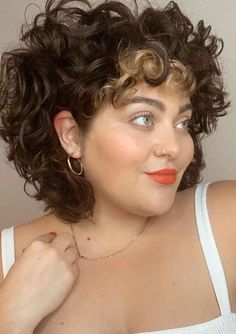 Hair For Fat Face, Fat Face Haircuts, Curly Cuts, Chubby Face, Short Curly Hairstyles, Waves Curls, Long Hair Color