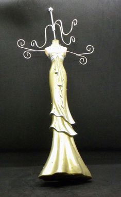 This is about 15 1/5 inches tall. Perfect for hanging your necklace on for display. Severtaalo goldtone hooks await your jewelry pieces. It allows you to display tyhem and not get them tangled. The gown is golf=d  with silver accents and totally covered with tiny clear rhinestones. Mannequin Jewelry Holder, Jewlery Holder, Jewellery Displays, Decorate Room, Vintage Hot Wheels, Jewelry Displays, Ladies Gown, Russian Fashion, Jewelry Stand