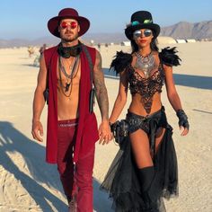 Music Festival Outfits Men, Estilo Burning Man, Electro Festival Outfit, Burning Man Costumes, Look Da Festival, Burning Man Style, Men Festival Outfit, Outfits Coachella, Rave Outfits Men