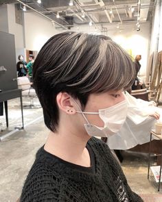 Korean Men Highlights Hair, Highlight Hair Men, Color Hair Men, Hair Color Man, Hair Color Ideas Men, Man Hair Color, Hair Highlights Short Hair, Men Hair Color Highlights, Highlights Men