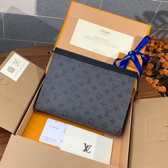 Discover the luxury of louis vuitton bags edition - 222This is a premium quality clone , similar like the original ones, even no one can judge either it&apos;s a clone or originalSize: (27.0×21.0×3.0.cm)It comes with Dust box, Care manual, Tag and Paper bag. Mm Monogram, Vuitton Bag, Louis Vuitton Bag, Backpack Bags, Luxury Bags, Contact Us, Paper Bag, Clutch Bag, Louis Vuitton