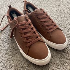 Never Worn. Banana Republic Men’s Leather Sneakers Brown Leather Sneakers, Leather Sneakers Men, White Sneakers Men, Black Leather Sneakers, Banana Republic Men, White Leather Sneakers, Sneaker Dress Shoes, Trending Sneakers, Classic Sneakers