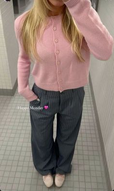 Danielle Pheloung Work Outfits, Corporate Fits, 6th Form Outfits, Corporate Girly, Sixth Form Outfits, Teacher Fits, Random Outfits, Work Fits, Corporate Chic