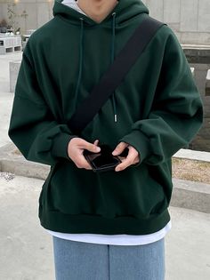 Dark Green Hoodie Outfit Men, Boy Style Outfits Casual, Green Hoodie Outfit Aesthetic, Casual Outfits Hoodie, Green Hoodie Outfit Men, Hoodie Aesthetic Outfit, Green Outfits Men, Hoodie Aesthetic Boy, Outfit Ideas Hoodie