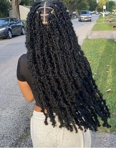 Butterfly Locs: Everything to Know About This Hairdo Faux Locs Thick And Long, Afro Locks Hairstyle, Butterfly Locs Braids Hairstyles, Box Braids Butterfly Locs, Hairstyles For Back To School Black Braids, Foc Locs Hairstyles Long, Styles For Long Butterfly Locs, Goddess Braids Faux Locs