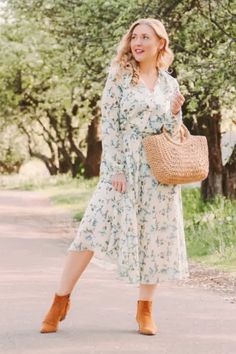 60+ Casual Cowboy Boots Outfit Ideas for Summer: Western Wear for Sun-Drenched Days! - From The Guest Room Dresses To Wear With Cowboy Boots, Boot Fashion, Dresses To Wear