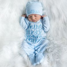 Our baby boy coming home outfits make the perfect baby shower gift or addition to your little one's wardrobe.  This unique personalized baby boy outfit features a light blue romper with ocean blue thread and a personalized newborn hat. Our rompers are super soft, and roomy in size  and have fold-over feet and mittens Fabric is a super soft cotton blend -light to medium weight perfect for year-round wear and CPSIA tested and approved for your peace of mind. These tend to run slightly big to accom Baby Boy Coming Home Outfit, Personalized Baby Boy Gifts, Cutest Babies Ever, Boy Coming Home Outfit, Outfit Baby Boy, Newborn Coming Home Outfit, Personalized Newborn, Newborn Boy Clothes, Baby Boy Clothes Newborn