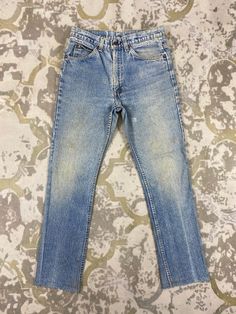 Distressed Blue Vintage Levi's Jeans 30x29.5 Denim JN3495 Size: 30 Actual measurement (inches): Waist - 30 Front Rise - 11.5 Hips - 38 Thigh - 11 Knee - 7.5 Leg Opening - 14 Inseam - 29.5 Outseam - 40.5 Material : Cotton  #JN3495 Levis Vintage, Vintage Levis Jeans, Vintage Levis 501, 501 Jeans, Levi's 501, Faded Denim, Levi Jeans 501, Grunge Style, Levis 501