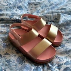 Brand: Mini Melissa Size: Us 8 Condition: New Without Tags Or Box Material: Rubber Aesthetic: Vacation, Summer, Beach, Girly Approximate Measurements: Heel To Toe 6" Rubber Aesthetic, Aesthetic Vacation, Rose Gold Sparkle, Melissa Shoes, Mini Melissa, Jelly Sandals, Gold Sparkle, Toddler Girls, Flip Flop Sandals