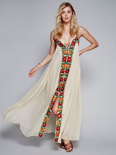 F00161558-102 Maxi Dress Summer Beach, Beach Skirts, Flower Embroidered Dress, Moda Hippie, Estilo Hippy, Mode Hippie, Estilo Hippie, Long Beach Dress, Mode Boho