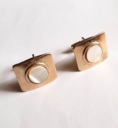 Cufflinks Mother of Pearl Gold Tone Geometric Design Mens Jewelry Wedding Groomsmen Grads Fathers Day Yours, Occasionally Pearl Cufflinks, Jewel Wedding, Wedding Groomsmen, Tie Accessories, Jewelry Wedding, Cuff Links, Geometric Design, Mother Of Pearl