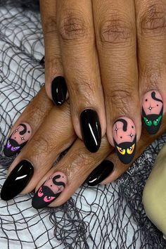 49 Halloween Cat Nails Designs In 2024 Pumpkin Cat Nails, Halloween Nails Cat Design, Black Cat Nail Art Halloween, Halloween Cat Nails Designs, Seasonal Nail Designs, Black Cat Halloween Nails, Black Cat Nails Design, Nails Cat Design, Halloween Cat Nail