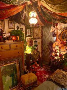 Weird Furniture Aesthetic, Boho Draped Ceiling, Whimsigoth Aesthetic Room, Gypsycore Room, Whimsical Decor Bedroom, Hippie Room Ideas, Whimsical Bedroom Decor, Modern Home Trends, Maximalism Bedroom