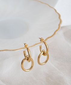 Why have one hoop when you can have two? The Oval Link Drop Earrings are an understated classic that works dressed down with jeans or dressed up for special events. These will be your go-to. Genuine Leather Bags, Women Helping Women, Gold Drop Earrings, Ear Jewelry, Dressed Down, Jewelry Pieces, Special Events, Gold Earrings, Leather Bag