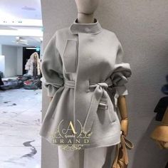 Look Formal, Winter Fashion Outfits Casual, Fashion Top Outfits, Loose Fashion, Woman Suit Fashion, Classy Work Outfits, Fashionista Clothes, Stylish Dress Book, Classy Casual Outfits