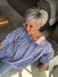 Silver Bob, Layered Haircuts For Women, Short Layered Haircuts, Short Styles, Gray Hair, Grey Hair