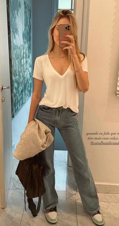 Cami And Jeans, Bratz Fashion, Stockholm Style, Fashion Goals, Nice Clothes, Mode Casual, Kaia Gerber