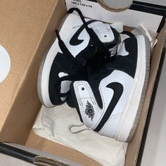 Brand New Never Used White / Black White Sneakers With Soft Sole For Streetwear, Black High-top Sneakers With Soft Sole, Shoes Jordan 1, Baby Jordans, Baby Color, White Jordans, Black Jordans, Shoes Jordan, Jordan Black