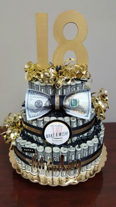 Money Cake! What a perfect gift! Check out my Facebook page Simply Showers for more pics and orders. Tort Special, Money Birthday Cake, Money Birthday, Anniversaire Diy, Money Cake, Creative Money Gifts, Birthday Money, Birthday Gifts For Teens, 18th Birthday Gifts