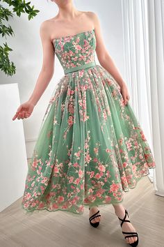 Blush Rose Bouquet, Teuta Matoshi, Bouquet Dress, Corset Midi Dress, Floral Corset, Prom Dresses For Teens, Embroidered Tulle, Embroidery Floral, فستان سهرة