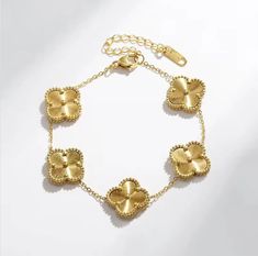 Elevate your style with our Sleek Clover Leaf Bracelet. Crafted from luxurious gold, this cute and trendy piece adds a touch of sophistication to any outfit. Embrace the timeless elegance with our exclusive bracelet. Clover Jewelry, Clover Bracelet, Leaf Bracelet, Clover Necklace, Free Bracelet, Valentines Necklace, Leaf Necklace, Four Leaf, Leaf Pendant