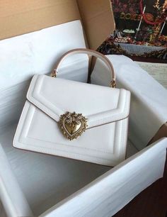 Mochila Louis Vuitton, Ashgabat Turkmenistan, Lady Dior Handbag, Box Cards