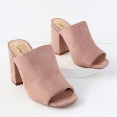 Raelynn Mauve Suede Peep-Toe Mules -New W/ Box -Size 7.5 Danielle Russell, Trendy Mules, Mules Shoes Heels, Mules Heels, Shoes For School, Female Shoes, Heart Shoes, Heels Outfits, Mule Sandals