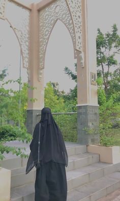 Niqab Photo, Islamic Photography, Selfie Hijab, Angelina Jolie Maleficent, Pose Fotografi, Hijab Aesthetic, Fashion Muslim, Muslimah Aesthetic