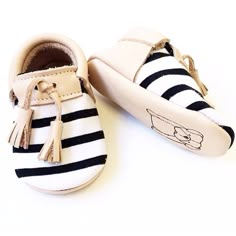 xox Minnetonka Moccasins, Most Popular Videos, Skate Shoe, Baby Time, Living Life, Popular Videos